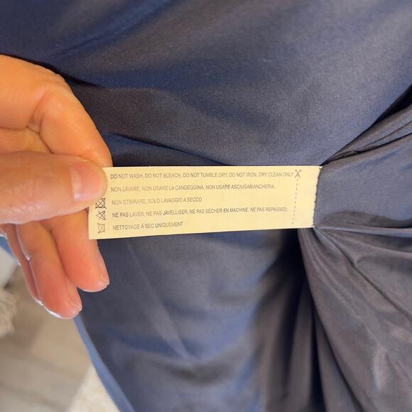 Thread & Supply size small quilted dark blue vest with gold zipper accents #3002 - Picture 6 of 7